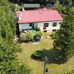 アパート Sielskie - Nowe Z Prywatnym Ogrodem I Biletem Na Basen Gratis ウストロン